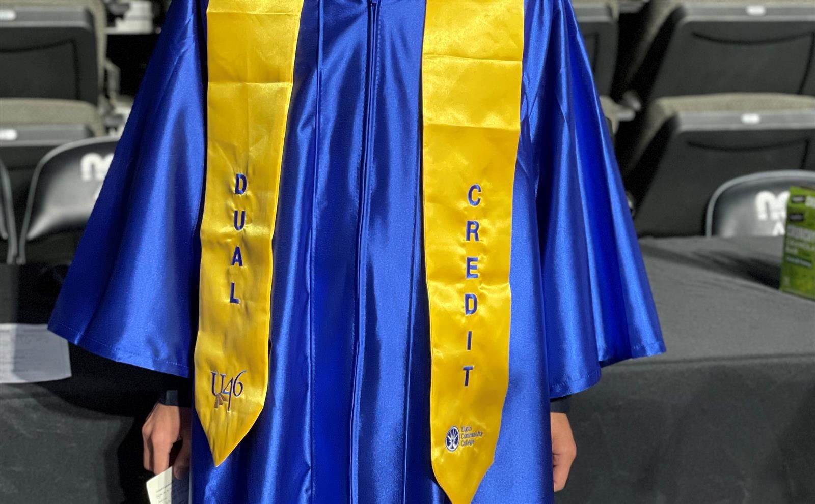  A close-up of a Dual Credit stole 